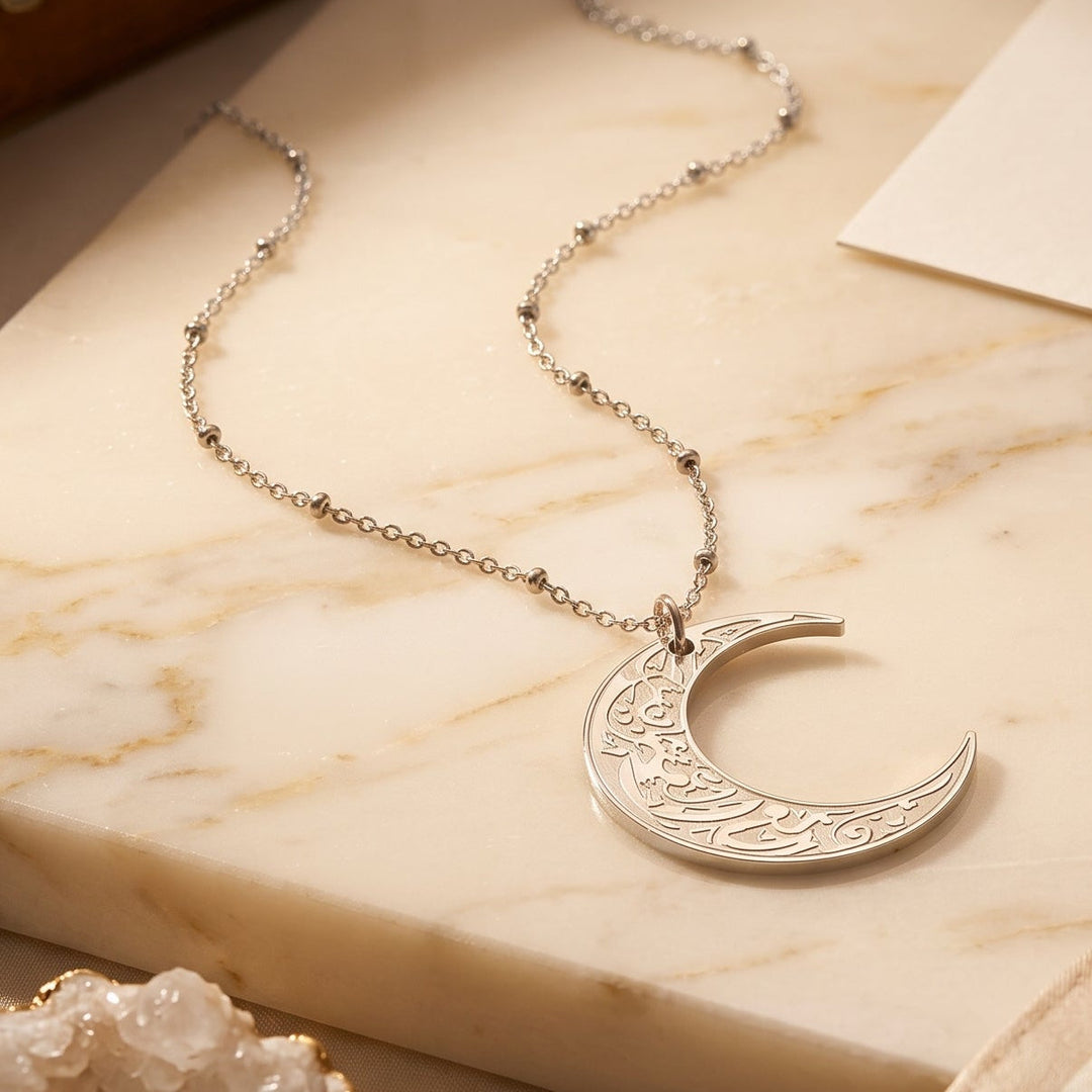 Collier Croissant de Dureté et de Facilité