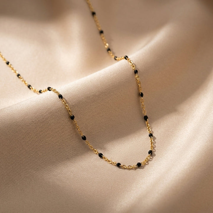 Collier en perles noires Layl