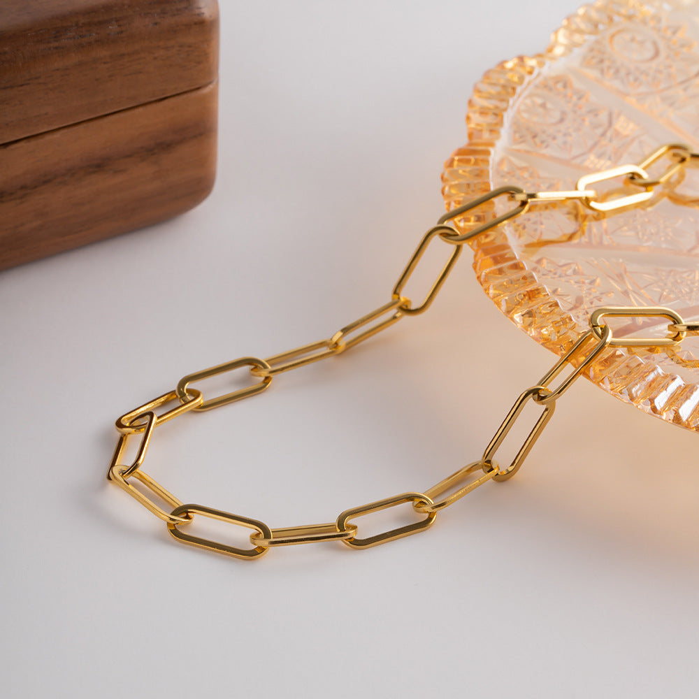 Collier en Chaîne Ria en Or avec Maillons en Forme de Trombone