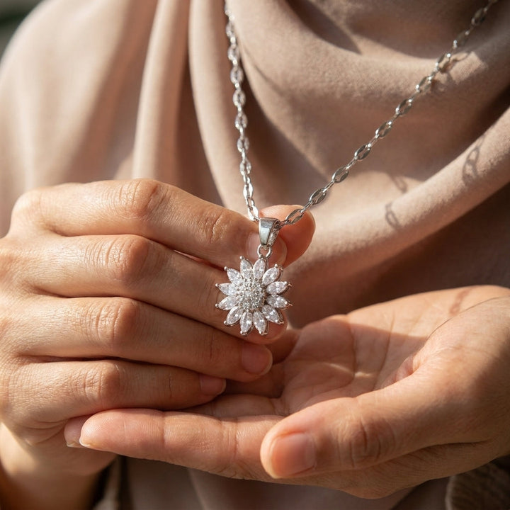 Collier Rihla